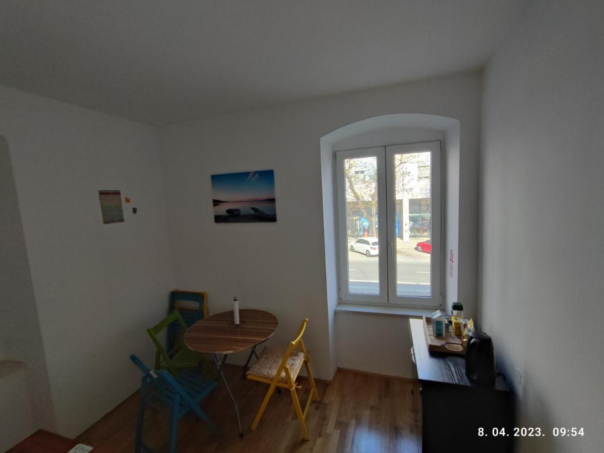بيت شباب Impact House سبليت المظهر الخارجي الصورة