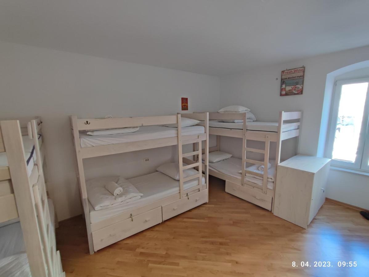 بيت شباب Impact House سبليت المظهر الخارجي الصورة